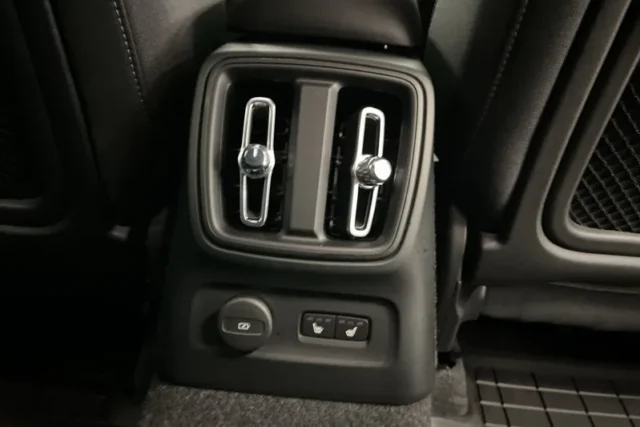 XC40 Recharge T4
